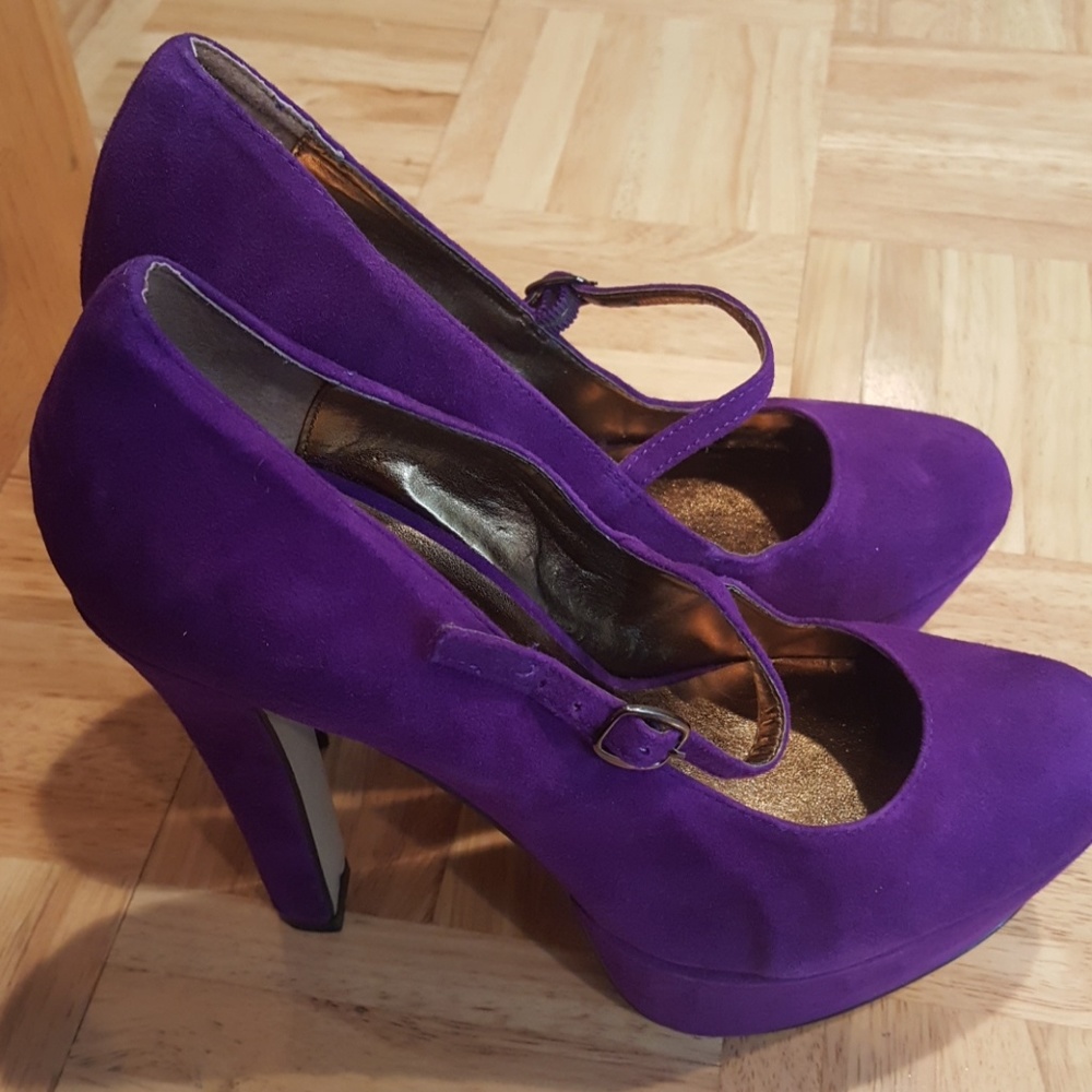 Aldo size 39 euro purple heel 8.5